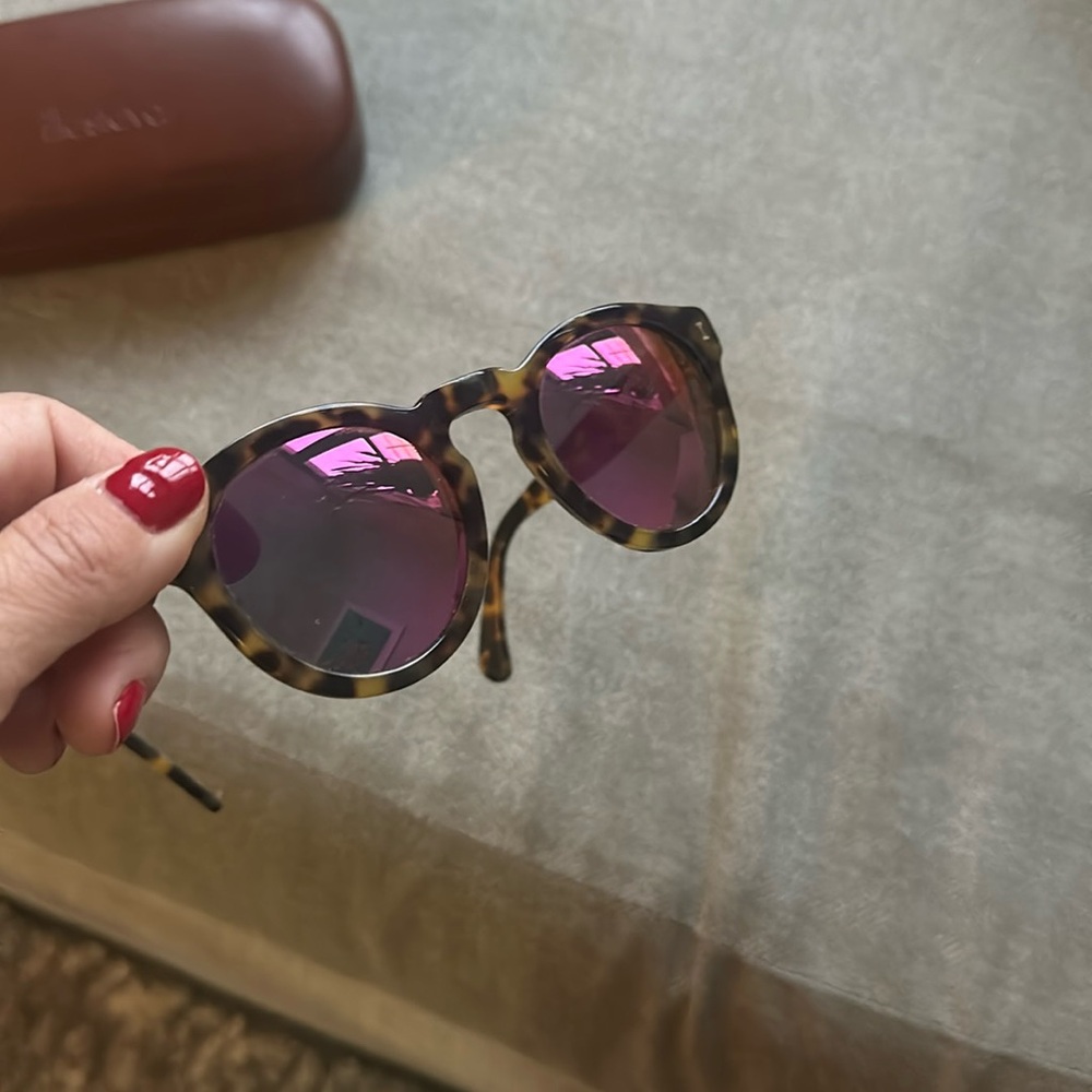 Illesteva purple and tortoise shell Sunnies!